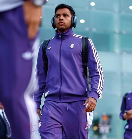 英媒：皇马曾考虑用罗德里戈+卡马文加报价罗德里