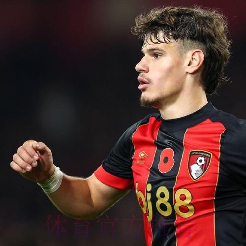 马卡:卡塔尔球队想签魔笛 但球员想在皇马退役 马卡:卡塔尔球队想签魔笛 但球员想在皇马退役